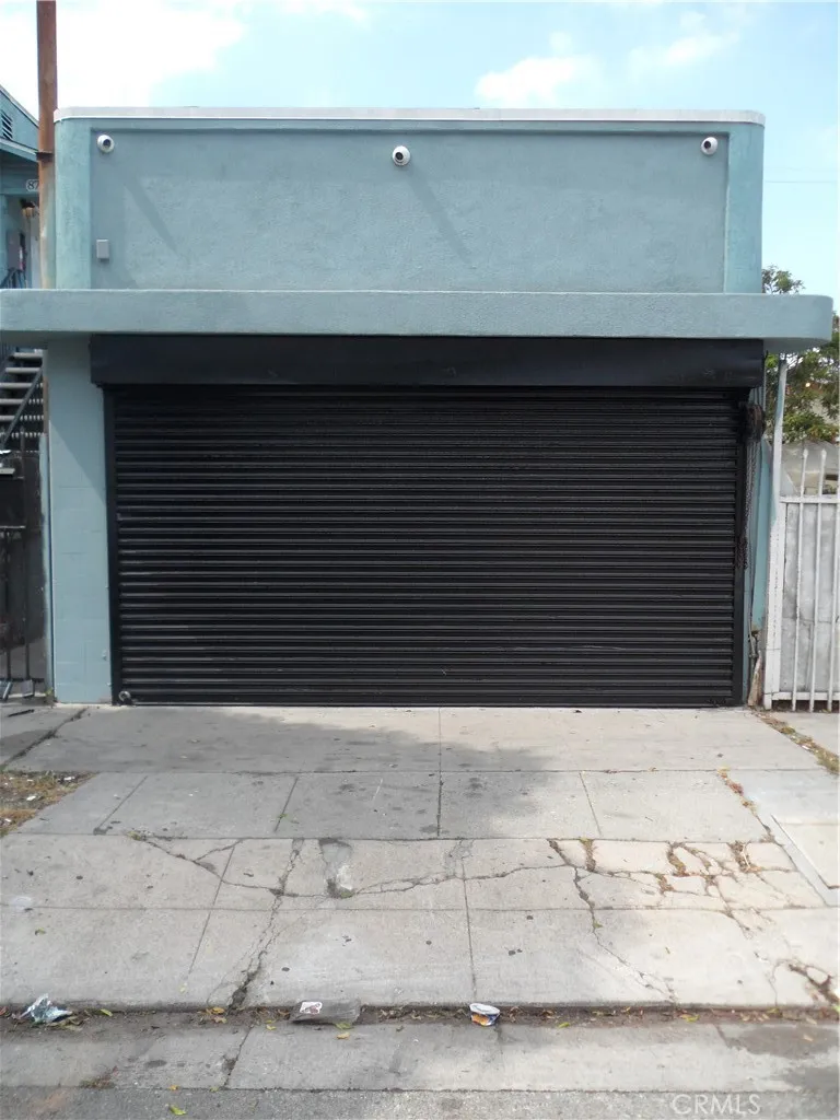 8763 S San Pedro Street, Los Angeles, California 90003 home-pic-2